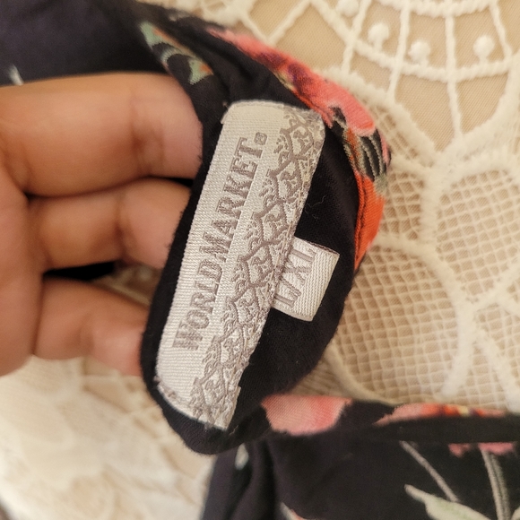 Floral dres- World Market with pocketw - Picture 6 of 6